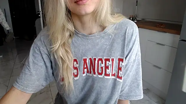 KissMyVibe online show from January 2025 11:21:02 AM