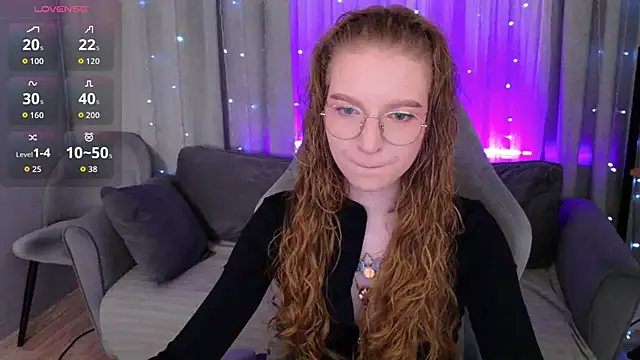 Snapshot of VioletShine chatting on March 2026 01:06:02 PM VioletShine online show from March 2026 01:06:02 PM