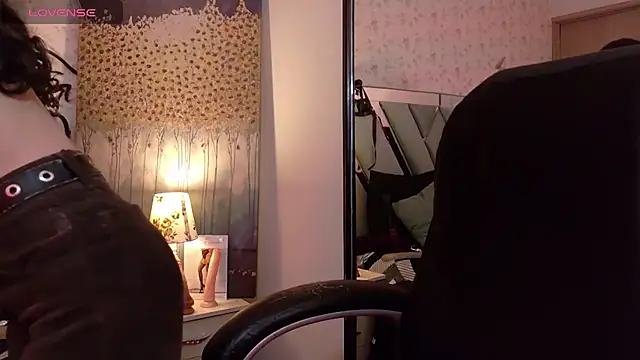 Snapshot of Queenjenn__ chatting on April 2026 07:47:01 PM Queenjenn online show from April 2026 07:47:01 PM