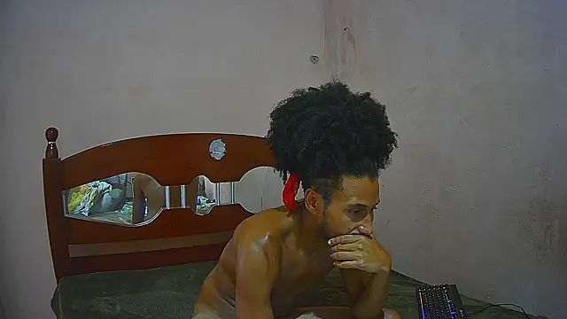 SkinnyLatinMan online show from December 2024 11:22:02 AM