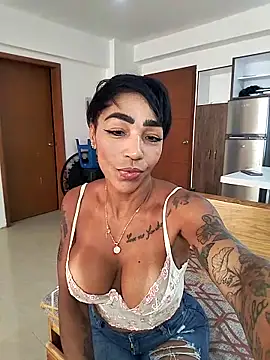 Snapshot of Alison_fitness chatting on February 2025 08:41:01 PM Alison fitness online show from February 2025 08:41:01 PM