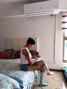 Snapshot of Alison_fitness chatting on November 2025 01:43:01 PM Alison fitness online show from November 2025 01:43:01 PM