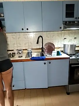 Snapshot of Alison_fitness chatting on November 2025 11:10:02 AM Alison fitness online show from November 2025 11:10:02 AM