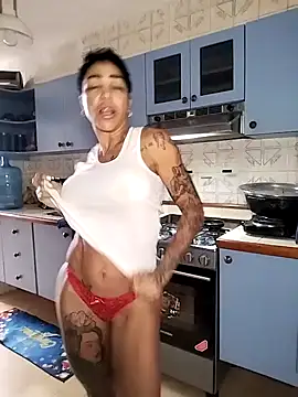 Snapshot of Alison_fitness chatting on November 2025 11:13:01 AM Alison fitness online show from November 2025 11:13:01 AM