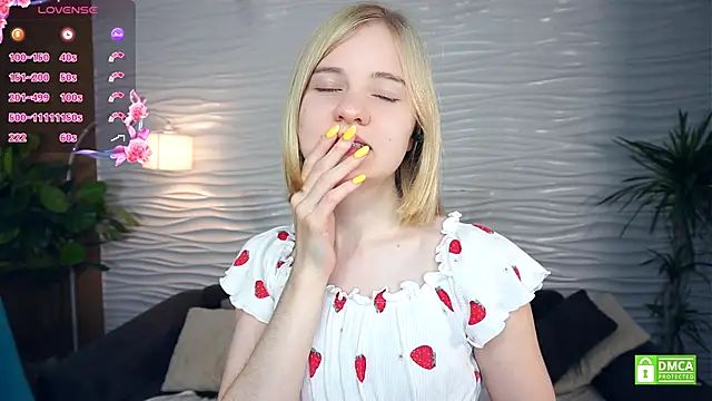 Snapshot of OdelinaFicken chatting on November 2025 04:11:02 AM OdelinaFicken online show from November 2025 04:11:02 AM