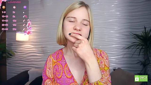 Snapshot of OdelinaFicken chatting on November 2025 04:11:01 AM OdelinaFicken online show from November 2025 04:11:01 AM