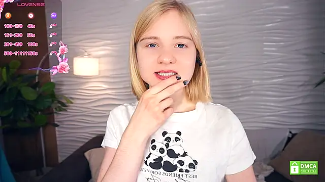 Snapshot of OdelinaFicken chatting on November 2025 04:04:01 AM OdelinaFicken online show from November 2025 04:04:01 AM