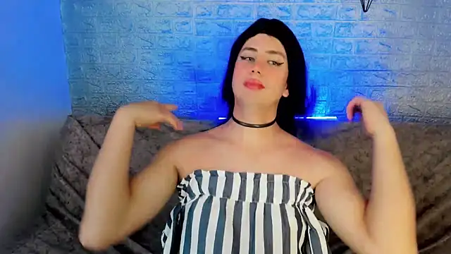 Snapshot of Oxana-Novikov chatting on March 2026 09:21:01 PM Oxana-Novikov online show from March 2026 09:21:01 PM