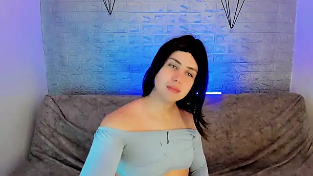 Snapshot of Oxana-Novikov chatting on May 2026 09:20:02 PM Oxana-Novikov online show from May 2026 09:20:02 PM