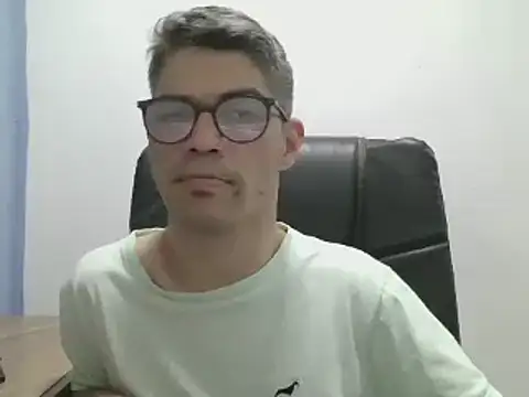 Snapshot of DiGabriel chatting on December 2024 01:19:01 AM DiGabriel online show from December 2024 01:19:01 AM