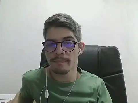 Snapshot of DiGabriel chatting on September 2025 04:23:01 AM DiGabriel online show from September 2025 04:23:01 AM