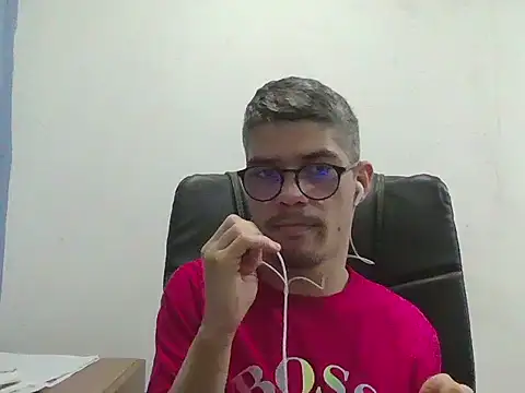 Snapshot of DiGabriel chatting on October 2025 05:04:01 AM DiGabriel online show from October 2025 05:04:01 AM