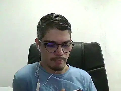 Snapshot of DiGabriel chatting on February 2026 05:56:01 AM DiGabriel online show from February 2026 05:56:01 AM