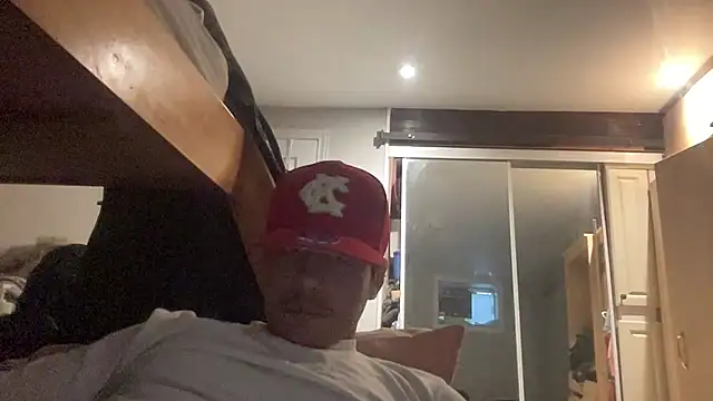 Snapshot of johnycash21 chatting on April 2026 10:45:02 PM johnycash21 online show from April 2026 10:45:02 PM