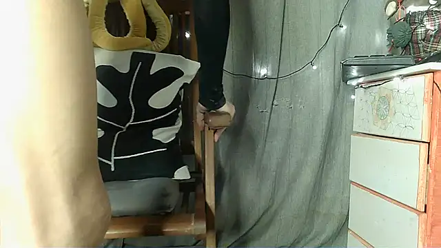 Snapshot of Skinnyshiny_boy chatting on January 2025 02:59:02 PM Skinnyshiny boy online show from January 2025 02:59:02 PM