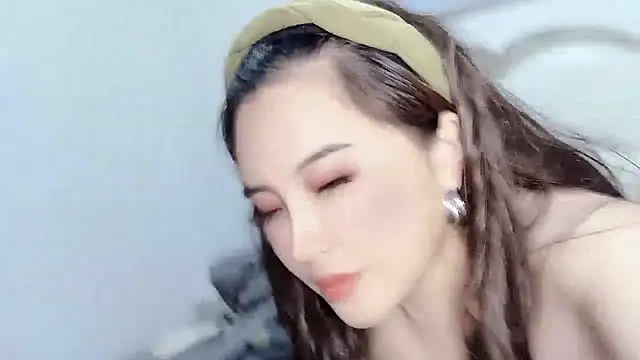 qiaomm online show from December 2024 04:38:01 PM
