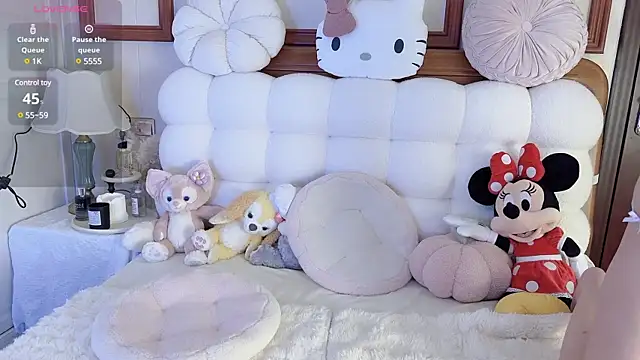 Unique-yiyi online show from December 2024 08:00:02 PM