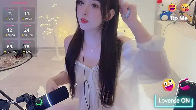 Unique-yiyi online show from February 2025 04:23:02 PM