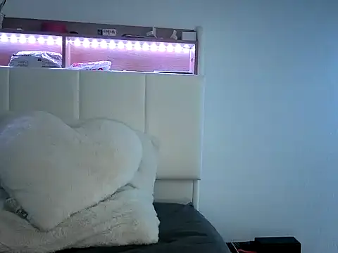 nicole77745 online show from March 2026 10:44:01 AM