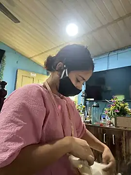 Snapshot of Black_Glow chatting on March 2025 06:42:02 AM Black Glow online show from March 2025 06:42:02 AM