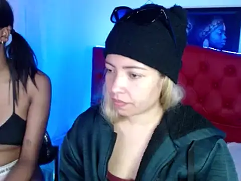 Snapshot of MISSANDRE4 chatting on December 2024 07:49:02 PM MISSANDRE4 online show from December 2024 07:49:02 PM