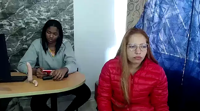 Snapshot of MISSANDRE4 chatting on January 2025 08:25:02 PM MISSANDRE4 online show from January 2025 08:25:02 PM