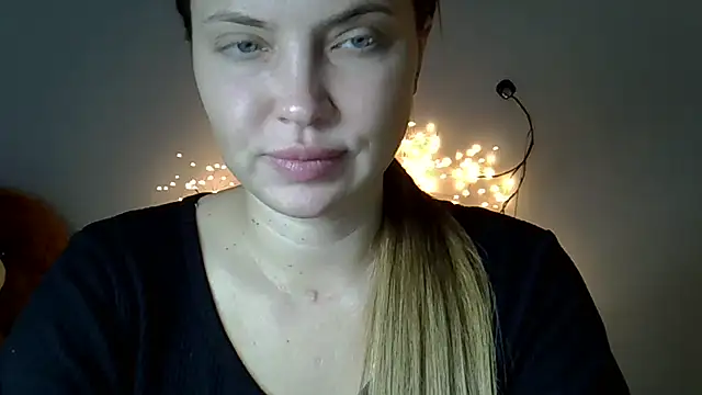 Lucky Anna online show from March 2026 07:30:01 PM