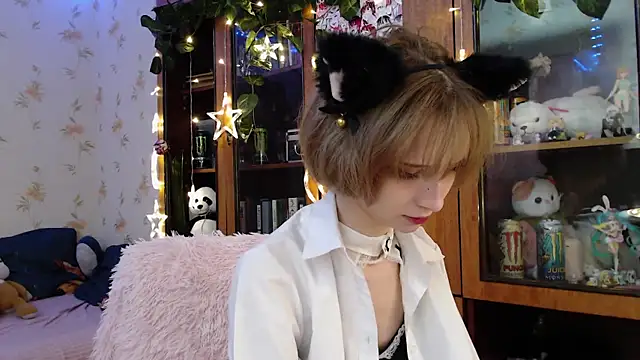 cloudgirrl online show from February 2025 10:53:01 PM