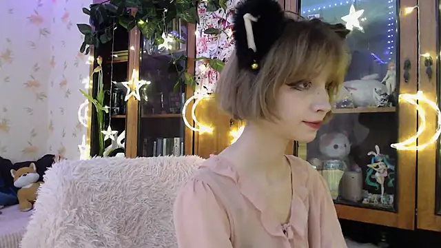 cloudgirrl online show from March 2025 05:28:01 PM