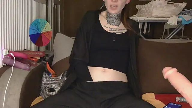 Snapshot of liloucamchaudee chatting on February 2026 08:15:01 PM liloucamchaudee online show from February 2026 08:15:01 PM