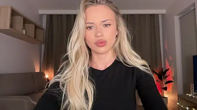 Snapshot of Julia_RL chatting on October 2025 09:44:02 PM Julia RL online show from October 2025 09:44:02 PM