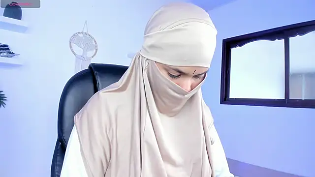 Snapshot of saray_halam chatting on October 2025 06:01:01 PM saray halam online show from October 2025 06:01:01 PM