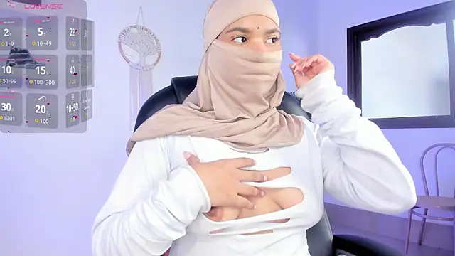 Snapshot of saray_halam chatting on November 2025 06:08:01 PM saray halam online show from November 2025 06:08:01 PM