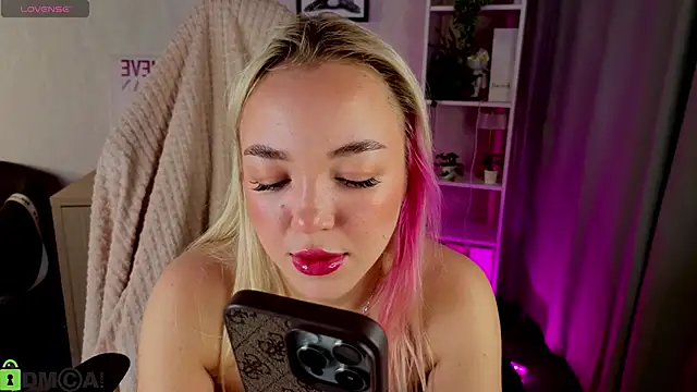 Christy Little online show from December 2025 12:41:02 AM