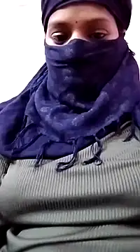 Snapshot of Shivani_Tivari chatting on December 2024 03:17:01 PM Shivani Tivari online show from December 2024 03:17:01 PM