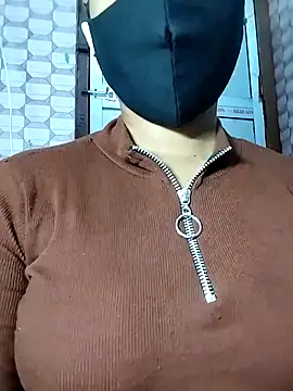 Snapshot of Shivani_Tivari chatting on December 2024 06:05:01 PM Shivani Tivari online show from December 2024 06:05:01 PM