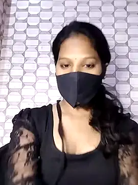 Snapshot of Shivani_Tivari chatting on February 2025 06:33:01 PM Shivani Tivari online show from February 2025 06:33:01 PM