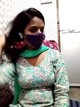 Snapshot of Shivani_Tivari chatting on February 2025 06:08:02 PM Shivani Tivari online show from February 2025 06:08:02 PM