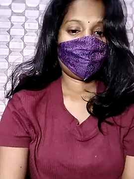 Snapshot of Shivani_Tivari chatting on February 2025 06:10:02 PM Shivani Tivari online show from February 2025 06:10:02 PM