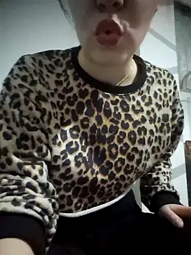 SUSELLAM1 online show from March 2025 06:19:01 PM