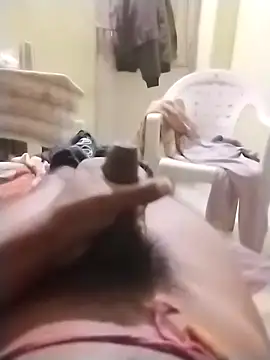 Snapshot of Muscular02 chatting on February 2025 08:14:02 PM Muscular02 online show from February 2025 08:14:02 PM