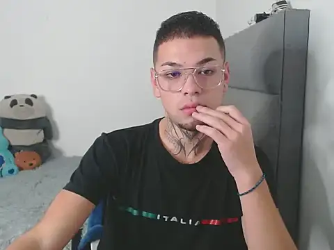 MarceloMilk online show from September 2025 10:42:02 PM