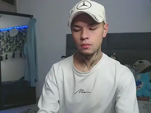 MarceloMilk online show from October 2025 05:19:02 AM