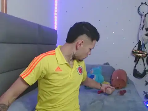 MarceloMilk online show from October 2025 03:29:02 AM