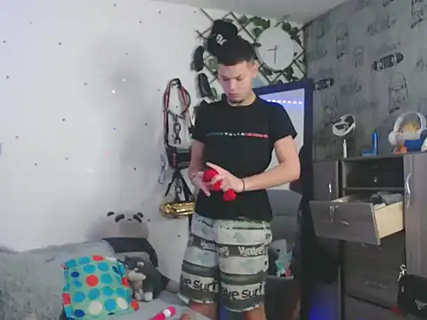 MarceloMilk online show from October 2025 01:35:01 AM