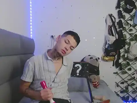 MarceloMilk online show from October 2025 01:44:01 AM