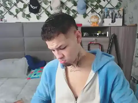 MarceloMilk online show from October 2025 10:25:02 PM