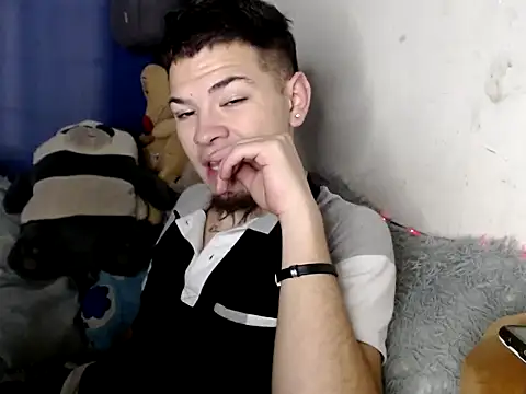 MarceloMilk online show from November 2025 04:39:02 AM