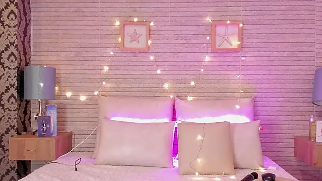 Snapshot of Catalinna_Thompson chatting on February 2025 12:08:01 PM Catalinna Thompson online show from February 2025 12:08:01 PM