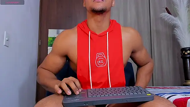 Snapshot of AnthonyWhite24 chatting on February 2025 10:00:02 AM AnthonyWhite24 online show from February 2025 10:00:02 AM